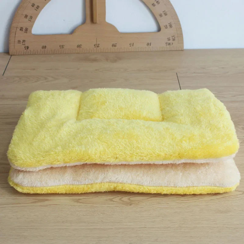 Premium Flannel Pet Blanket - Ultra Soft & Warm Mat