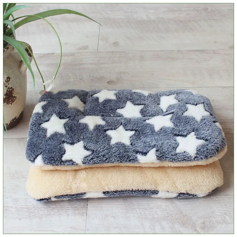 Premium Flannel Pet Blanket - Ultra Soft & Warm Mat