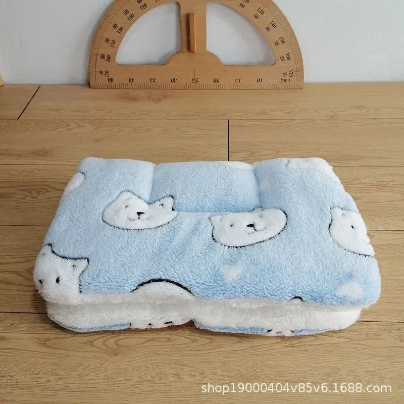 Premium Flannel Pet Blanket - Ultra Soft & Warm Mat