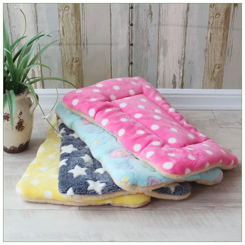 Premium Flannel Pet Blanket - Ultra Soft & Warm Mat