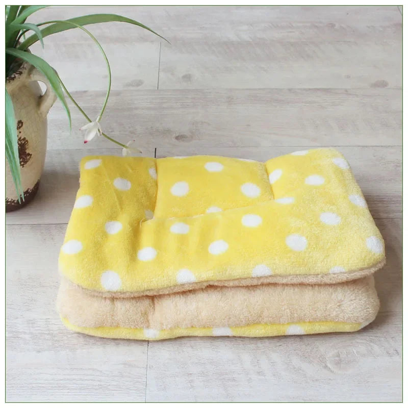 Premium Flannel Pet Blanket - Ultra Soft & Warm Mat